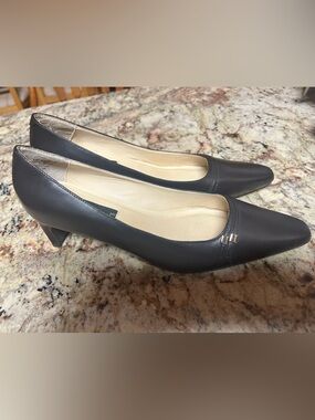 New Harve Benard Sz 11W Black Leather Mid Heel Pumps Formal Business